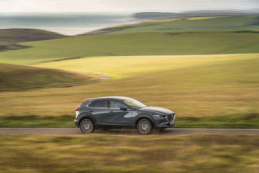  Mazda CX-30 Skyactiv-G 2019 года  (UK) (фото 17 из 93)